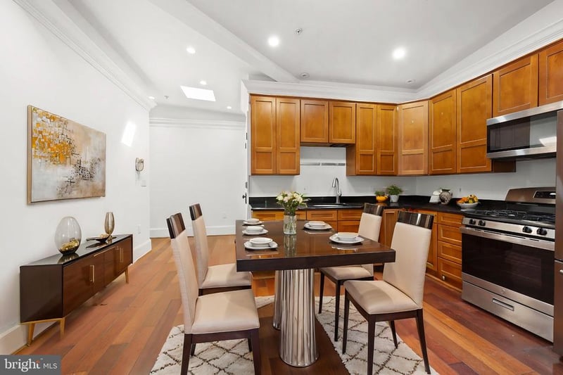 936 Madison St NW #201, Washington, DC 20011