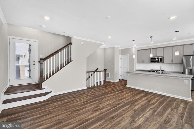 1368 Rail Stop Dr, Woodbridge, VA 22191