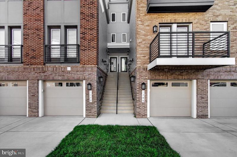 1368 Rail Stop Dr, Woodbridge, VA 22191