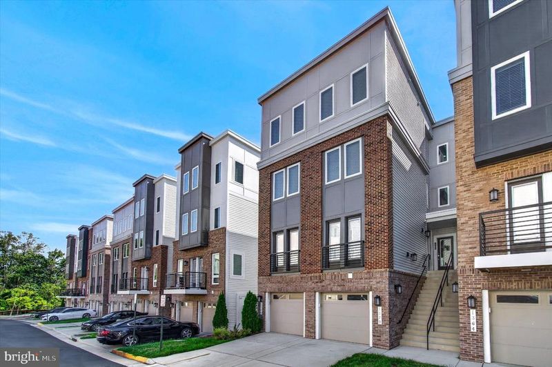 1368 Rail Stop Dr, Woodbridge, VA 22191