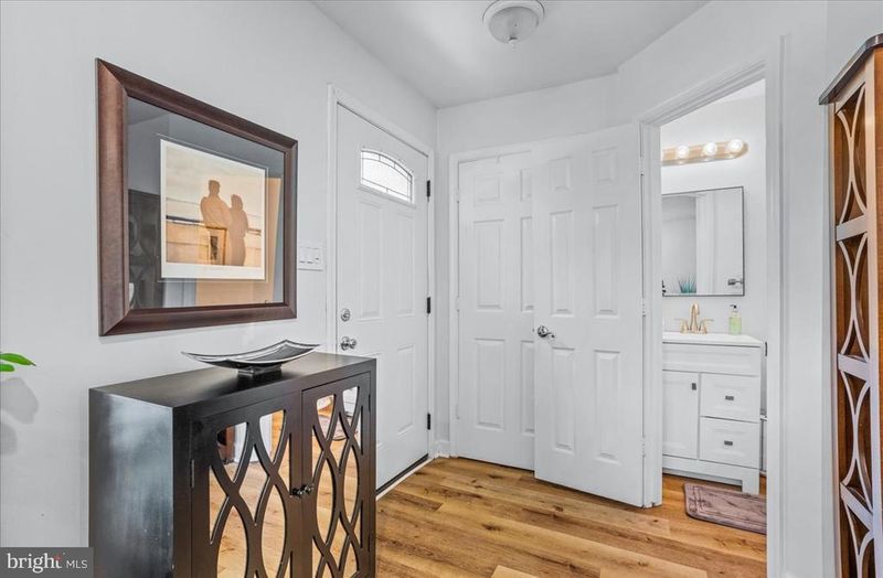 9245 Ridgefield Cir, Frederick, MD 21701