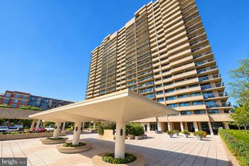400 Madison St #204, Alexandria, VA 22314