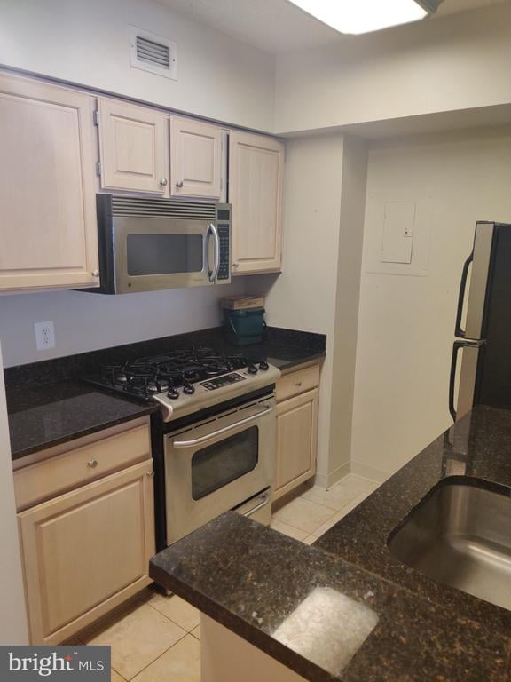 4801 Fairmont Ave #301, Bethesda, MD 20814