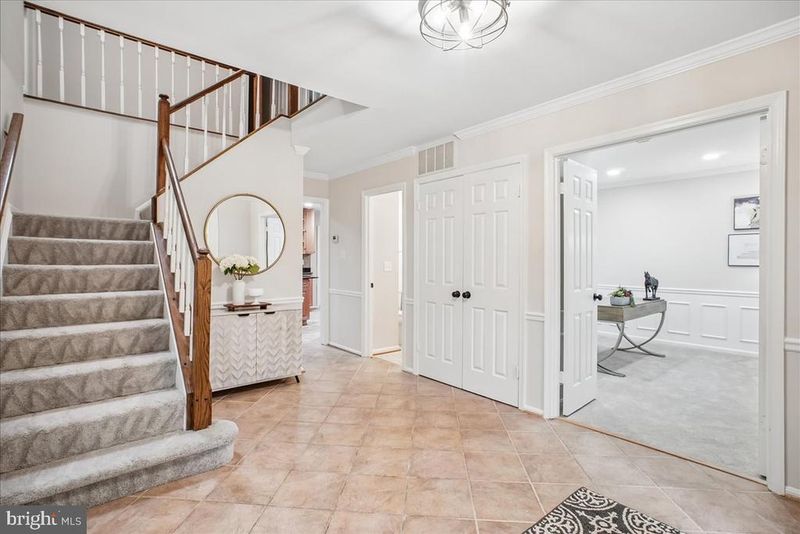 7830 Belleflower Dr, Springfield, VA 22152