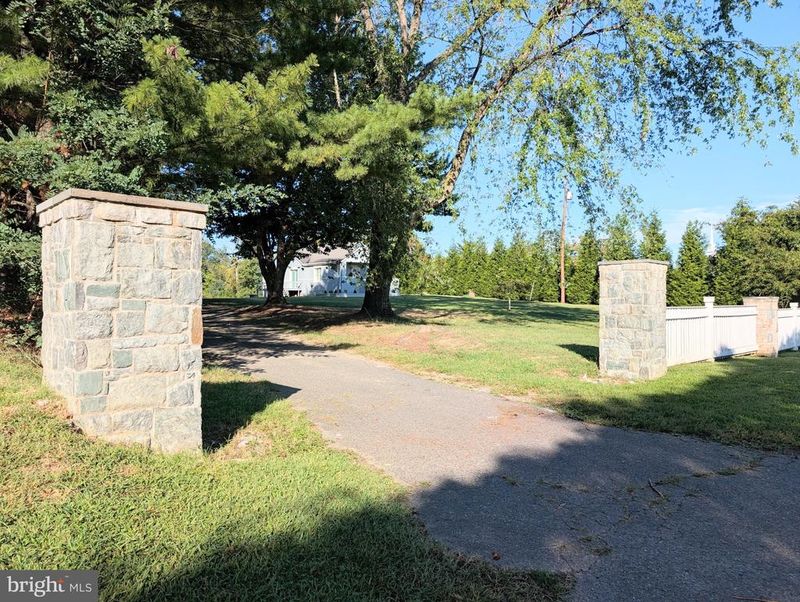 71 Bells Hill Rd, Stafford, VA 22554