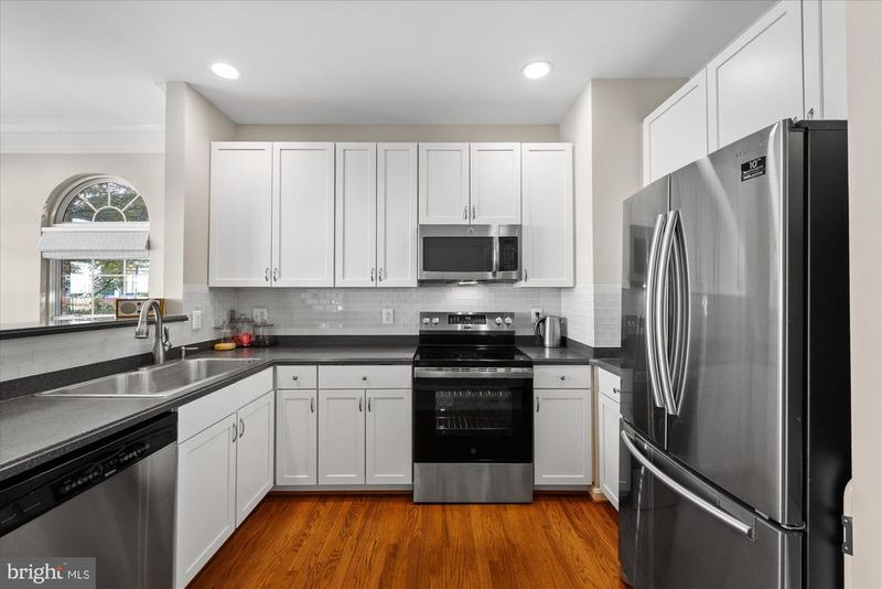 166 Comay Ter, Alexandria, VA 22304