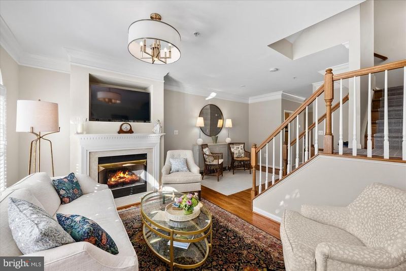 166 Comay Ter, Alexandria, VA 22304
