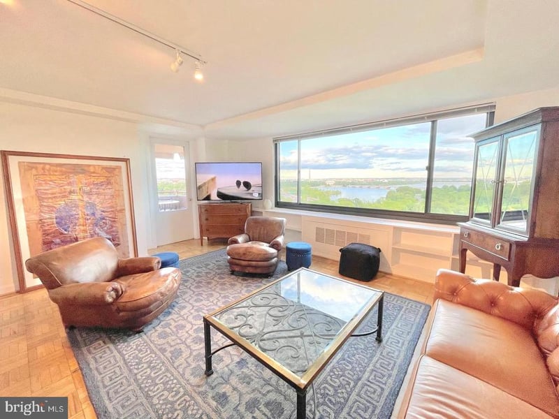 1011 Arlington Blvd #930, Arlington, VA 22209