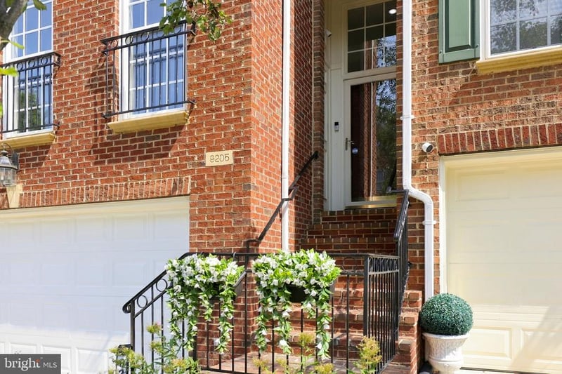 9205 Point Replete Dr, Fort Belvoir, VA 22060