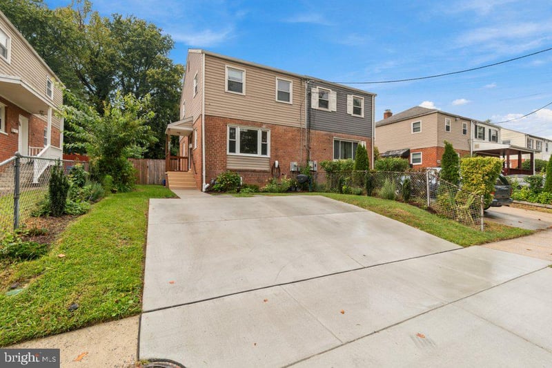 12016 Valleywood Dr, Silver Spring, MD 20902