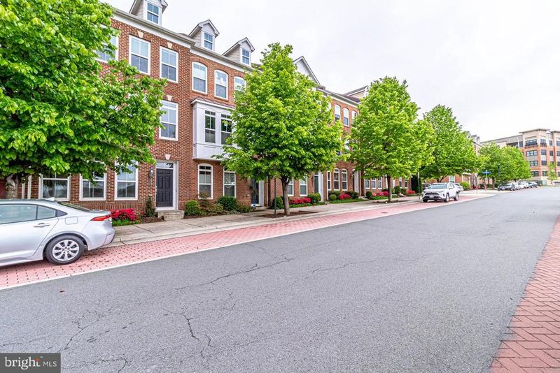9548 Canonbury Sq, Fairfax, VA 22031