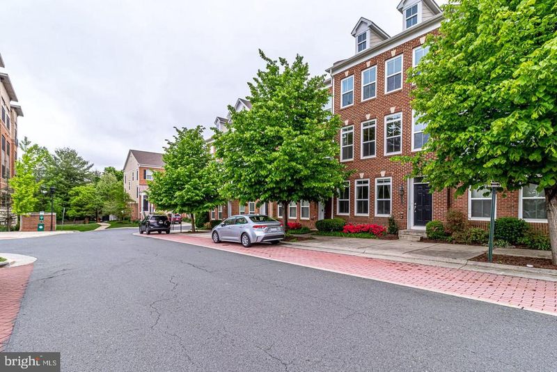 9548 Canonbury Sq, Fairfax, VA 22031
