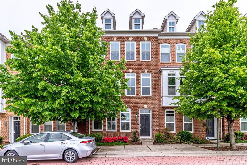 9548 Canonbury Sq, Fairfax, VA 22031