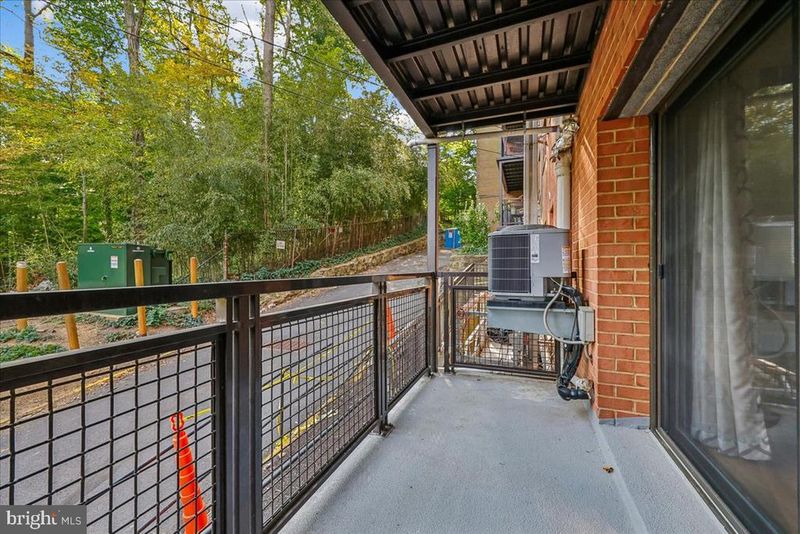 7611 Maple Ave #205, Takoma Park, MD 20912