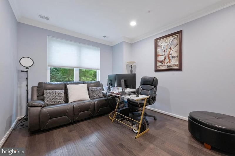518 Harborview Dr, Oxon Hill, MD 20745