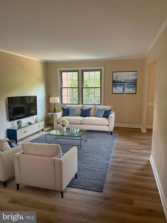 5803 Tudor Ln, Rockville, MD 20852