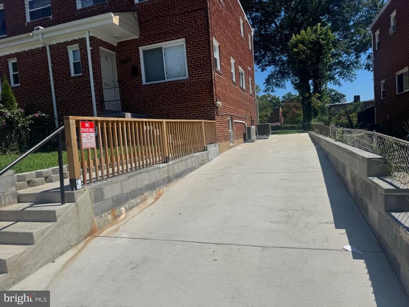 8315 Navahoe Dr, Silver Spring, MD 20903