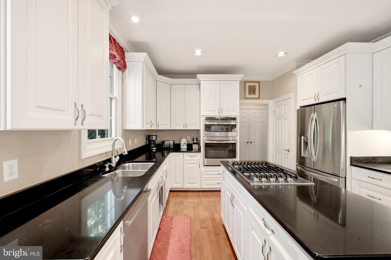 9008 Advantage Ct, Burke, VA 22015