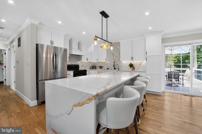 327 Beach Dr, Annapolis, MD 21403