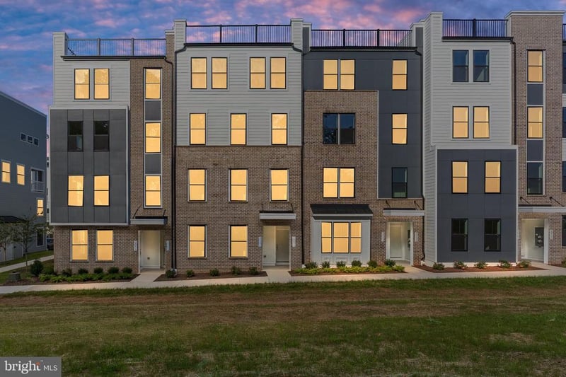 20804 Cloongee Ter, Dulles, VA 20166
