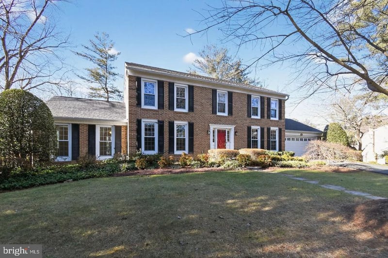 1302 Clayborne House Ct, Mclean, VA 22101