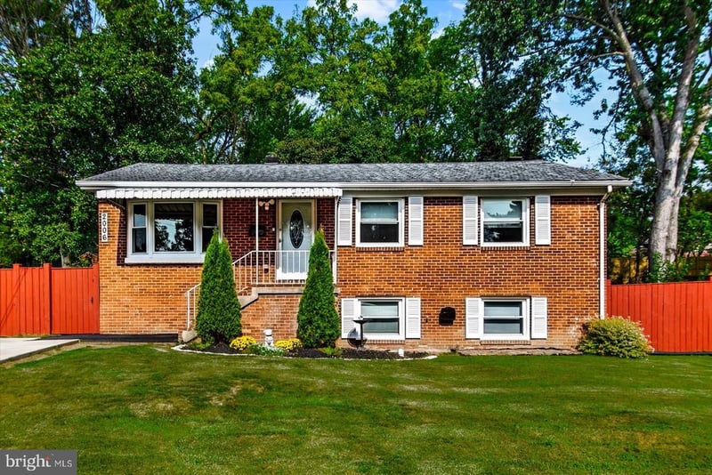 2006 Cumberland Dr, Woodbridge, VA 22191