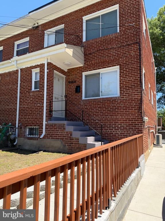 8315 Navahoe Dr, Silver Spring, MD 20903
