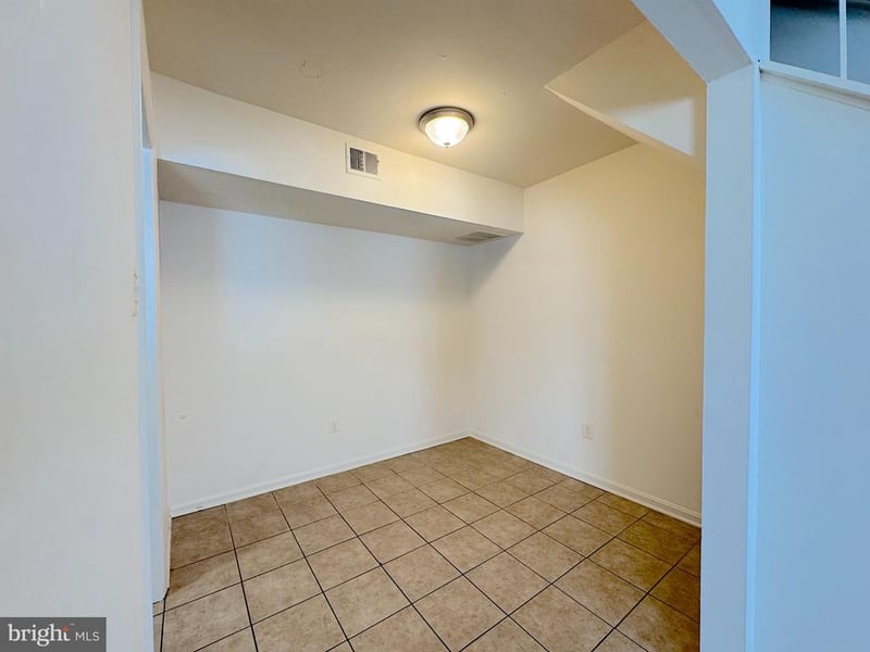 8632 Walutes Cir #B, Alexandria, VA 22309