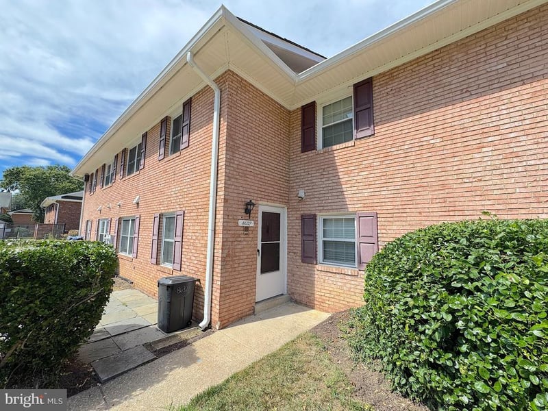 8632 Walutes Cir #B, Alexandria, VA 22309