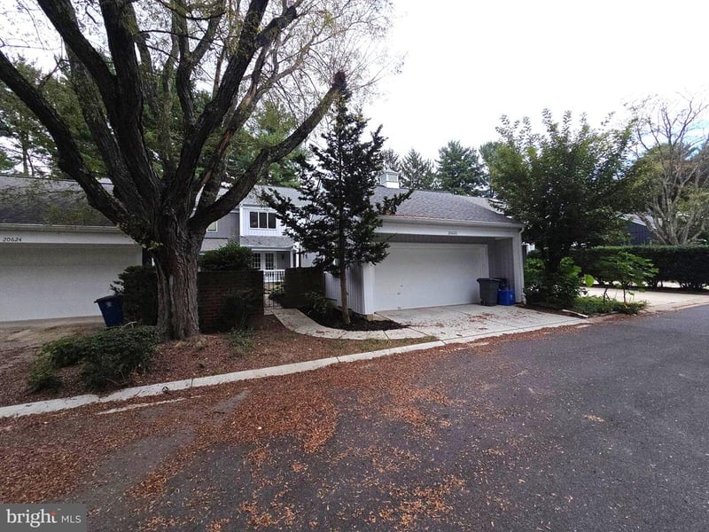 20626 Highland Hall Dr, Montgomery Village, MD 20886