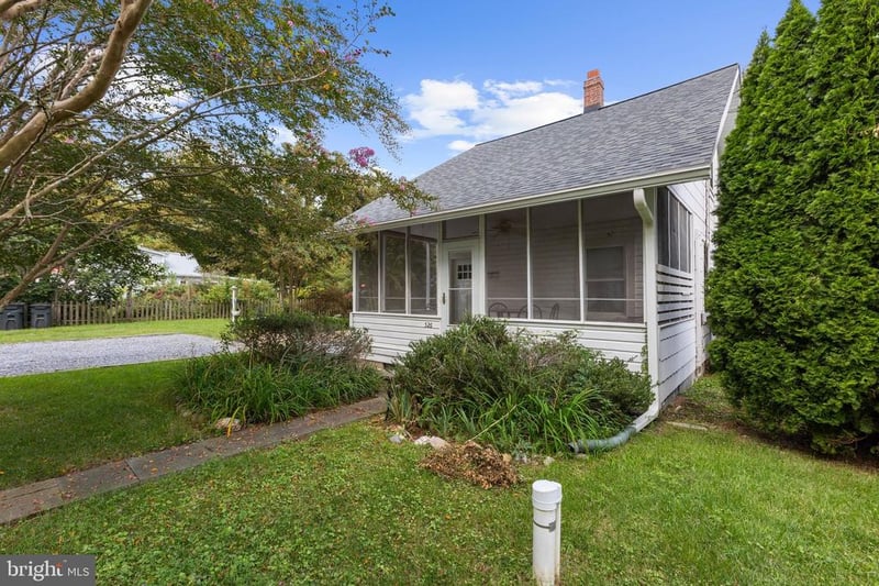 526 James Ave, Tracys Landing, MD 20779