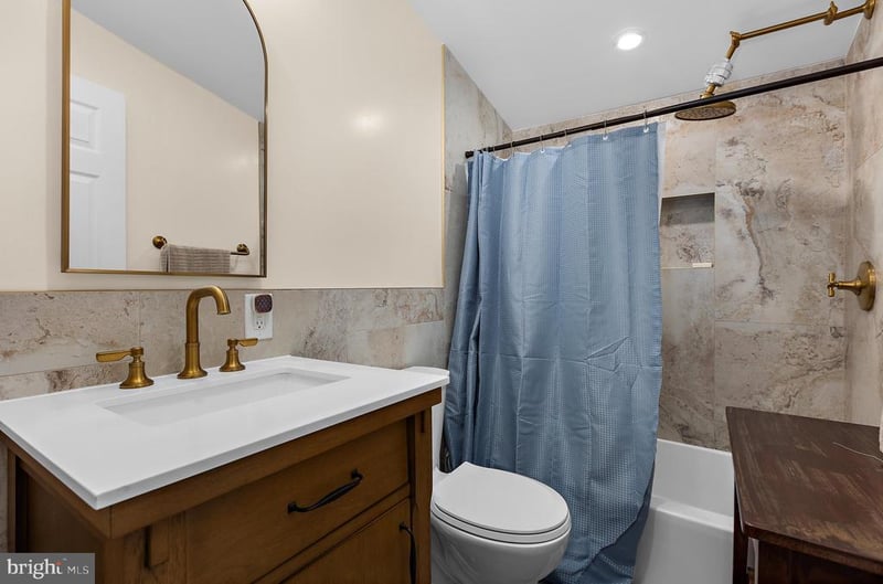 526 James Ave, Tracys Landing, MD 20779