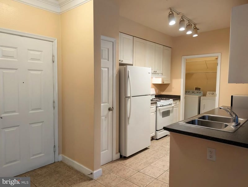 501 Hungerford Dr #236, Rockville, MD 20850