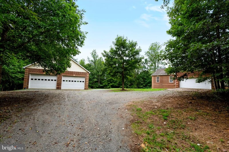 18048 Waterloo Rd, Amissville, VA 20106
