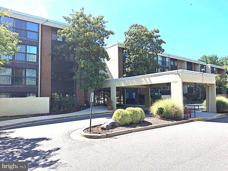 2921 Leisure World Blvd N #325, Silver Spring, MD 20906