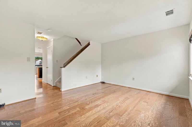 18240 Windsor Hill Dr #311, Olney, MD 20832