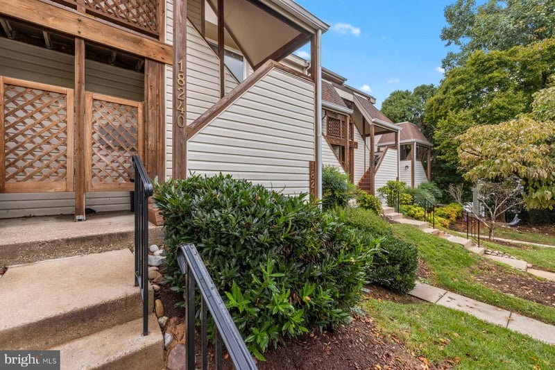 18240 Windsor Hill Dr #311, Olney, MD 20832