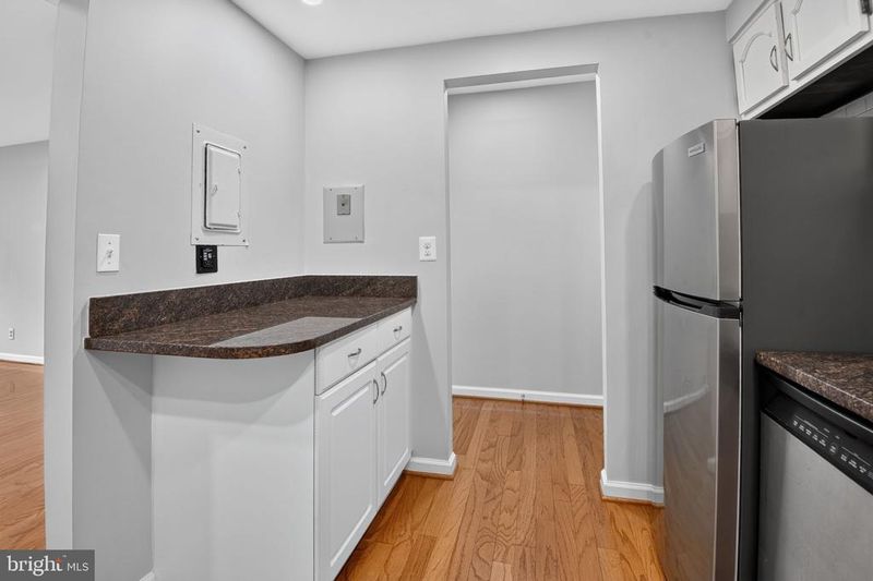 7621 Tremayne Pl #307, Mclean, VA 22102