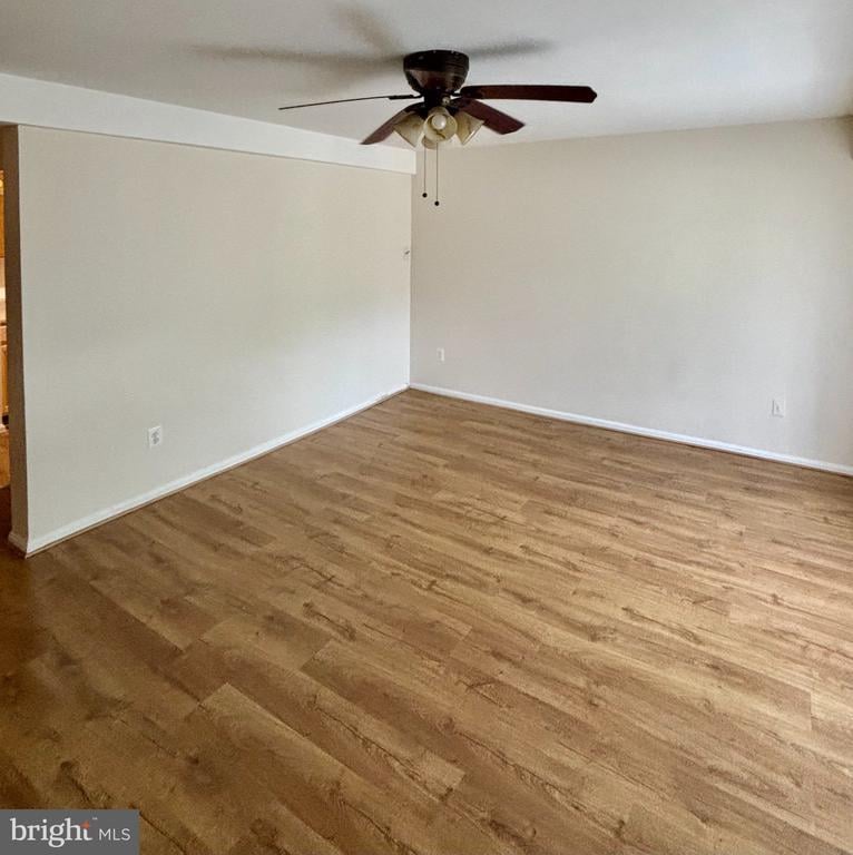 8042 Lakecrest Dr, Greenbelt, MD 20770