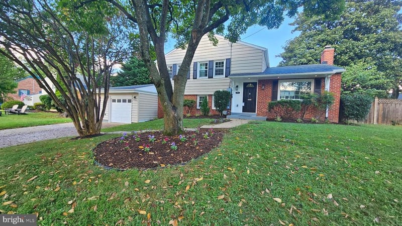 1022 Croton Dr, Alexandria, VA 22308