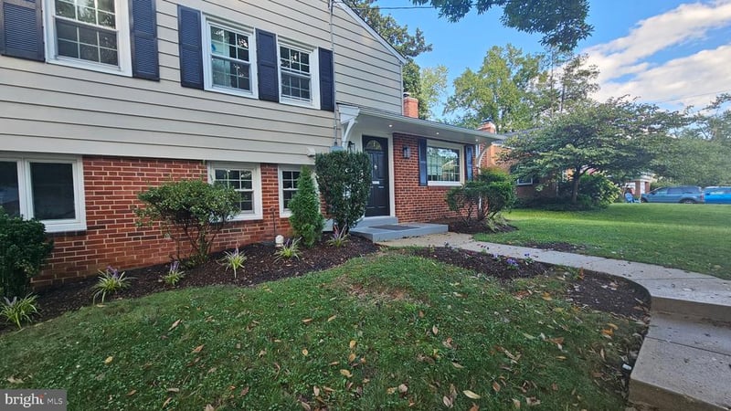 1022 Croton Dr, Alexandria, VA 22308
