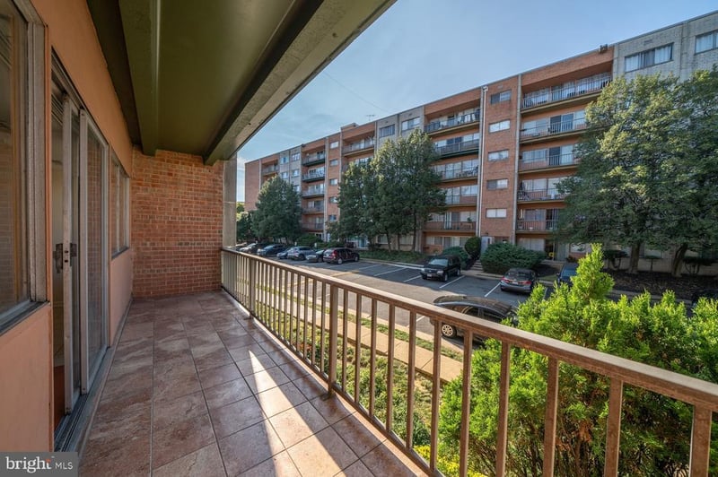 5801 Quantrell Ave #308, Alexandria, VA 22312