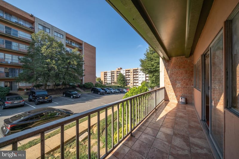 5801 Quantrell Ave #308, Alexandria, VA 22312