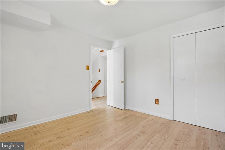 2 Lorre Ct, Rockville, MD 20852