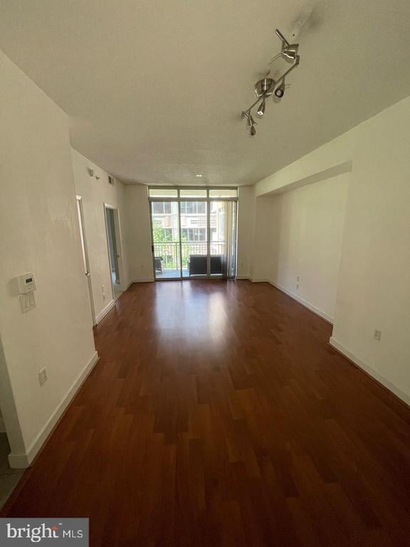 820 N Pollard St #515, Arlington, VA 22203
