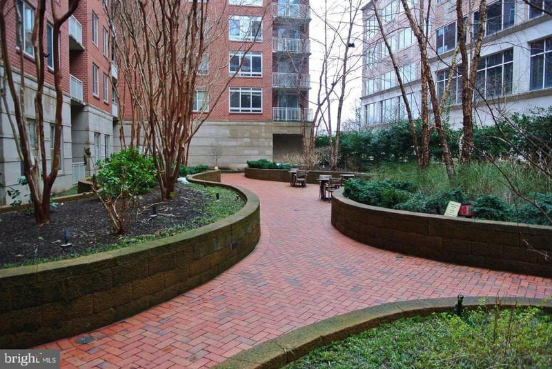 820 N Pollard St #515, Arlington, VA 22203
