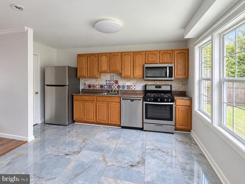 8577 Pioneer Dr, Severn, MD 21144