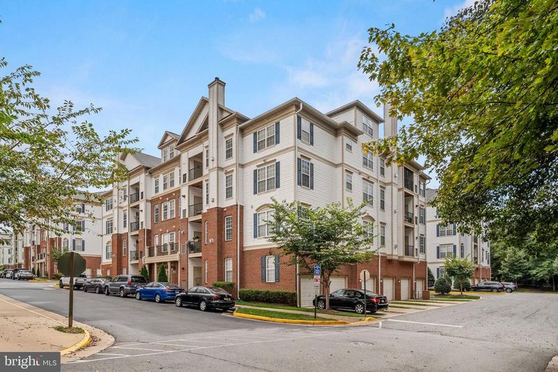 11635 Cavalier Landing Ct #405, Fairfax, VA 22030