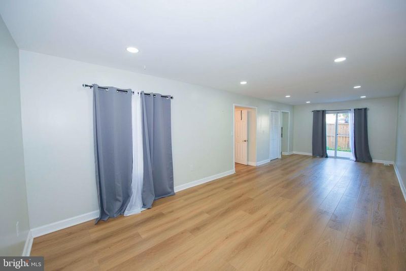 52 State Ct #101, Gaithersburg, MD 20877