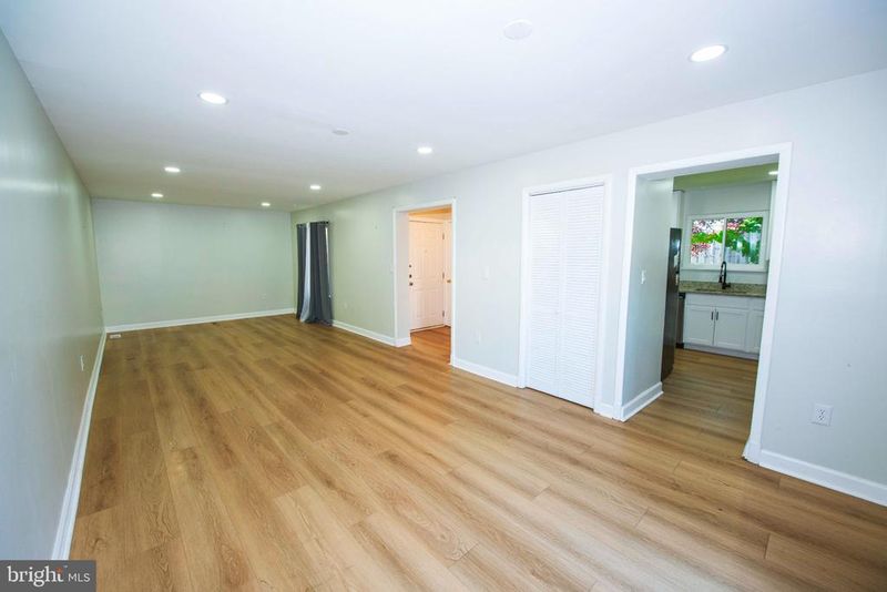 52 State Ct #101, Gaithersburg, MD 20877